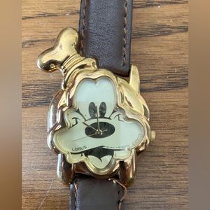 Vintage Goofy Head Shaped Gold Tone
Watch Disney Lorus